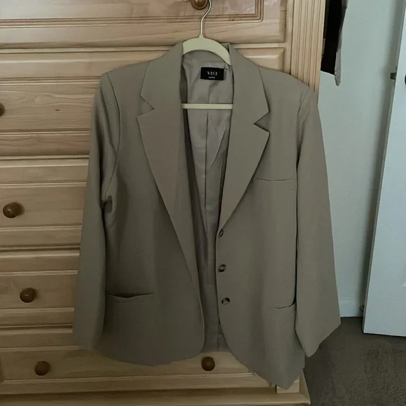 Vici Oversized Khaki Blazer - Picture 2 of 5